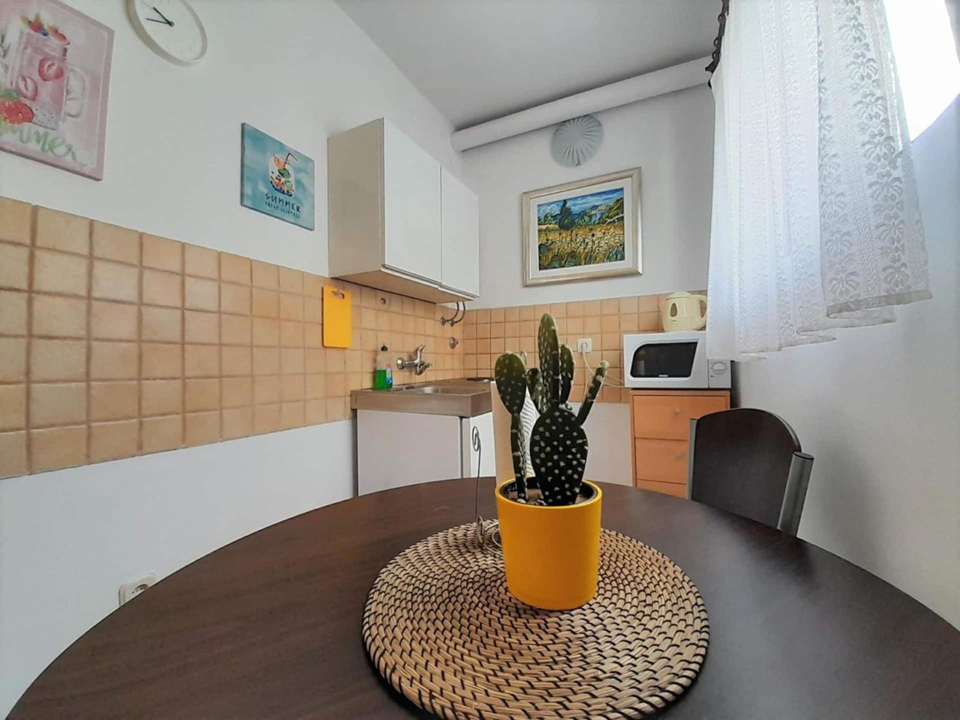 Lovely Studio Malina Close To The Beach Krk Town Exterior foto